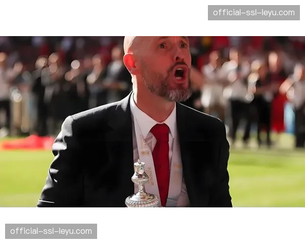 曼联主帅滕哈赫谈压迫哲学:数据是基础,但执行力是关键 曼联主帅滕哈赫谈压迫哲学:数据是基础,但执行力是关键